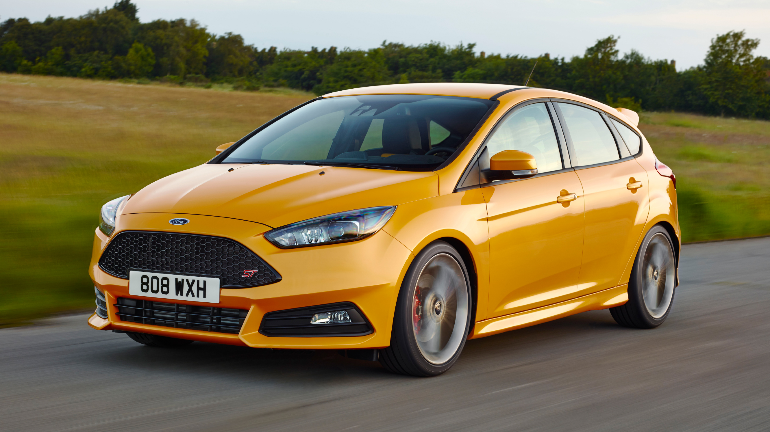 333buyers_guide_-_ford_focus_st_2014_-_front_quarter_0