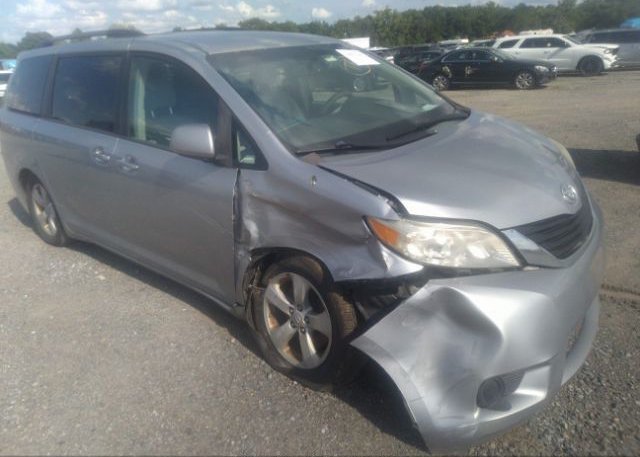 2011 TOYOTA SIENNA image
